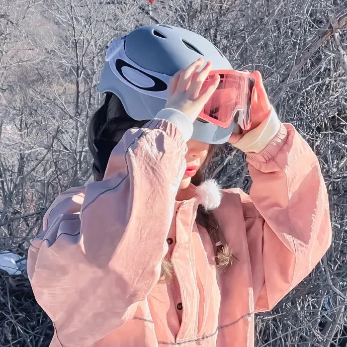 麻辣老师1这个女生有点冷